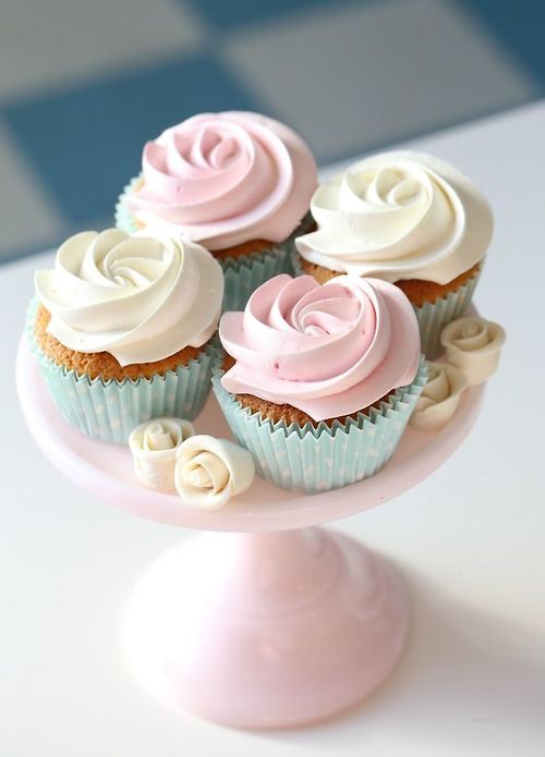 Hochzeit - Rose Cupcake