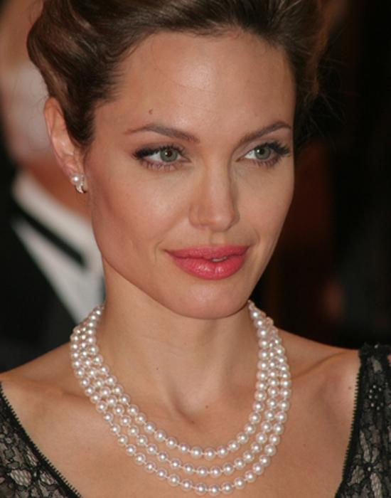 زفاف - Angelina Jolie Three Stunning Classic Single Strand Pearl Necklaces