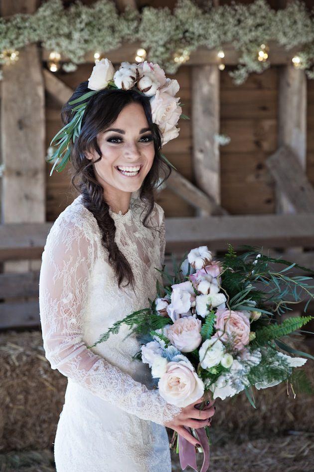 Hochzeit - Beautiful Barn Wedding Inspiration Shoot: A Winter's Romance