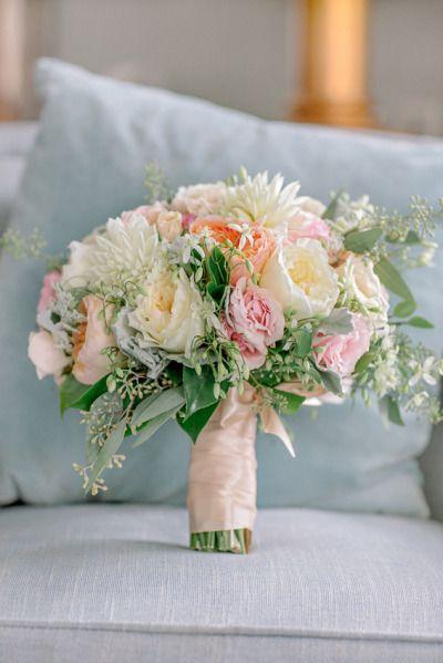 Hochzeit - Bridal Bouquets Light Shades