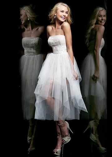 Hochzeit - Alluring Tulle Strapless Neckline Tea-length A-line Cocktail Dress