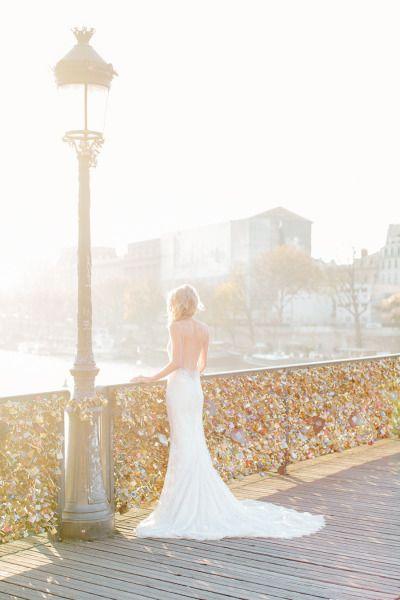 Hochzeit - Dreamy Autumn Honeymoon Shoot In Paris