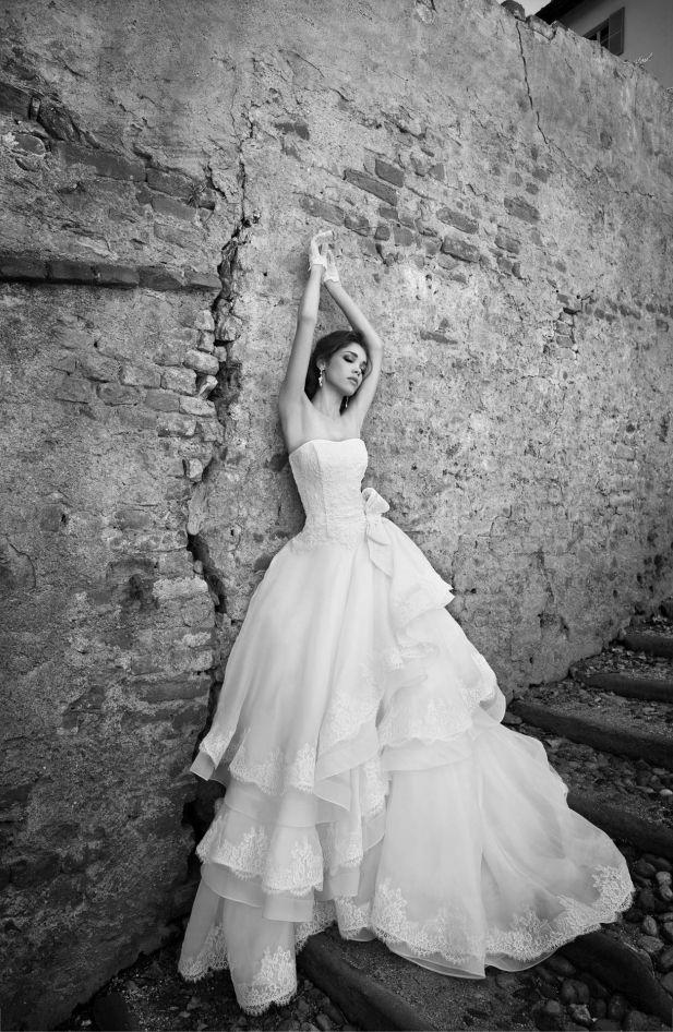 Hochzeit - Well Dressed: Spellbinding Bridal Collection By Alessandra Rinaudo