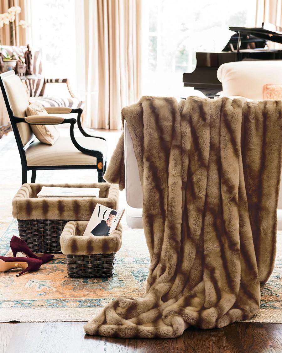 Mariage - Faux-Mink Throw & Faux-Fur-Lined Baskets
