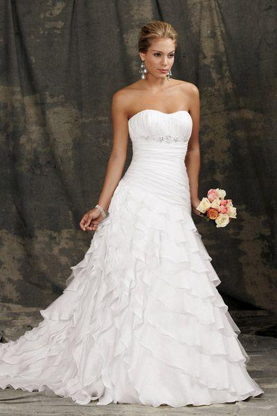 Mariage - 30 Dreamy Dresses For A Beach-Bound Bride