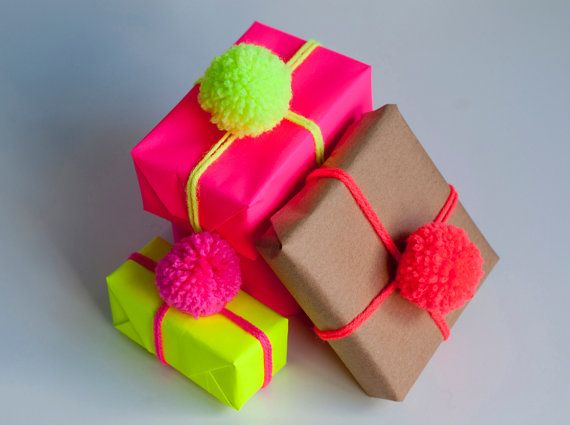 Hochzeit - Triple Pack Handmade Neon Yellow/Pink/Orange Wool Pom Poms - Gift Wrapping Idea/decoration/accessory - 35mm Diameter