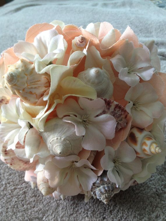 Свадьба - Beach Wedding Bouquet With Shells