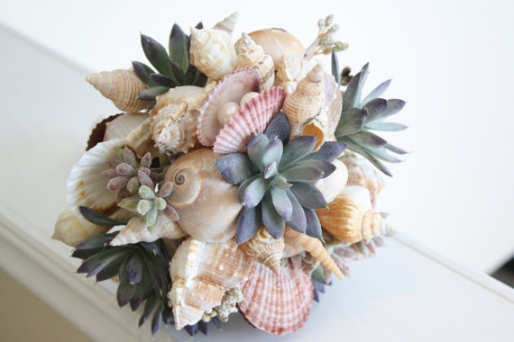 Свадьба - MERMAIDS DELIGHT.beach Wedding Bouquet Shells And Ivory Garden Roses With Pearls In Clams