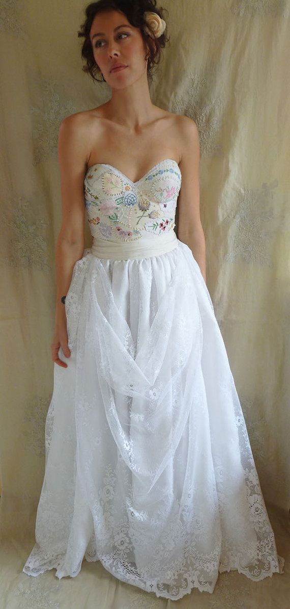 Hochzeit - Meadow Bustier Wedding Gown... Dress Boho Whimsical Woodland Country Vintage Inspired Embroidery Free People Lace Boho Corset Eco Friendly