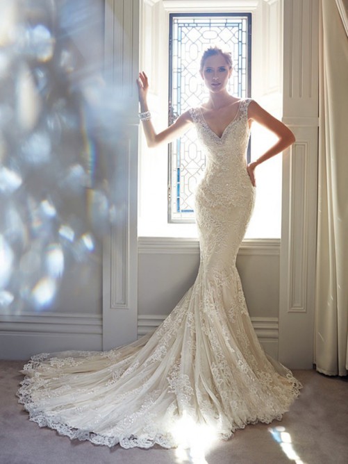 Hochzeit - Fashionable Trumpet/Mermaid V-neck Sleeveless Beading Chapel Train Lace Wedding Dress