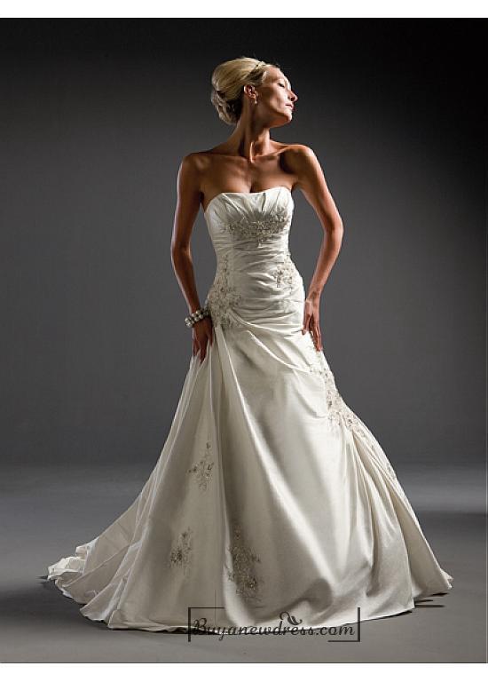Mariage - Beautiful Elegant Exquisite Taffeta Strapless Wedding Dress In Great Handwork