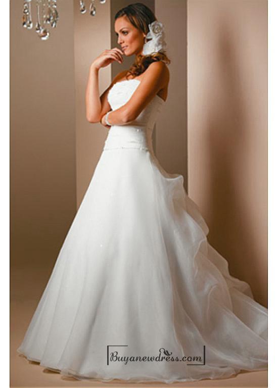 Hochzeit - Beautiful Elegant Organza A-line Strapless Wedding Dress In Great Handwork