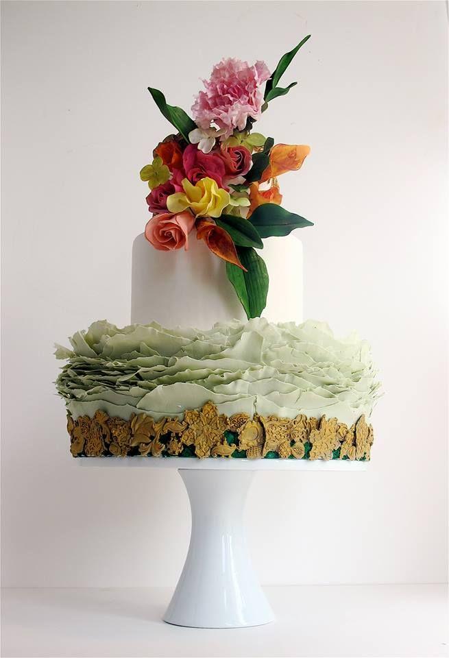 Свадьба - Make A Statement With These Chic Wedding Cakes