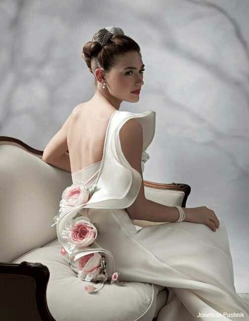 Свадьба - Backless Wedding Gowns