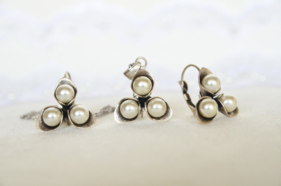 Hochzeit - #wedding #bridal #bridesmaids #jewelry #necklace #earrings #rhinestone #pearl