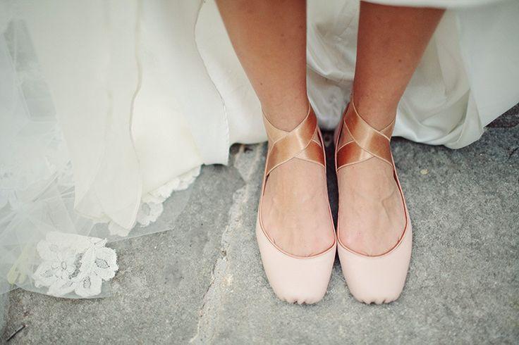 Hochzeit - These Wedding Shoes Are Way Better Than Heels (Your Feet Will Thank You Later)