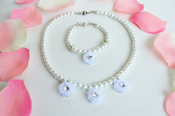 Hochzeit - #flowergirl #jewelry #necklace #bracelet #pearl #swarovski #organza #wedding #bridal #bridesmaids