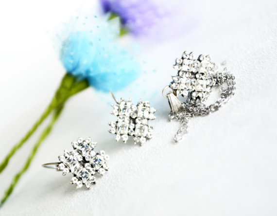 Mariage - #wedding #bridal #bridesmaids #sparkle #artdeco #jewelry #clearcrystal #swarovski #rhinestone #necklace #earrings #gift #chic