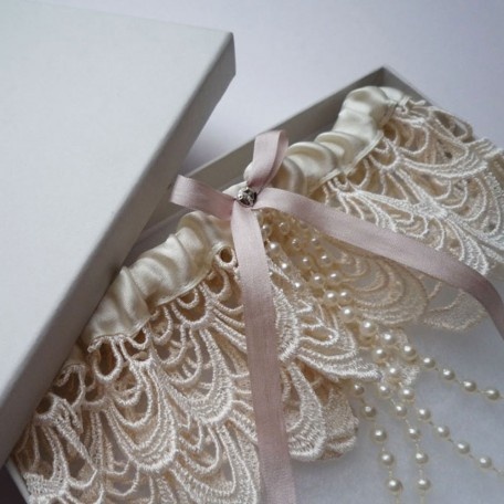 Mariage - Je T'aime Embroidered Tulle Garter With Pearl Trim
