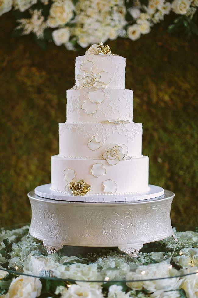 Свадьба - Flower Wall Decor For Your Wedding Cake Backdrop