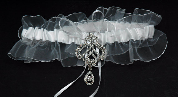 Hochzeit - Rhinestone Wedding Garter, Single Bridal Garter Belt, White Lace Crystal Garter, Bridal Rhinestone Garter, Wedding Bridal Garter Belt