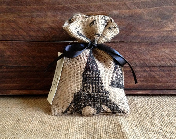 Mariage - France Paris letter Eiffel tower burlap favor bags, wedding, bridal shower, tea party gift bag