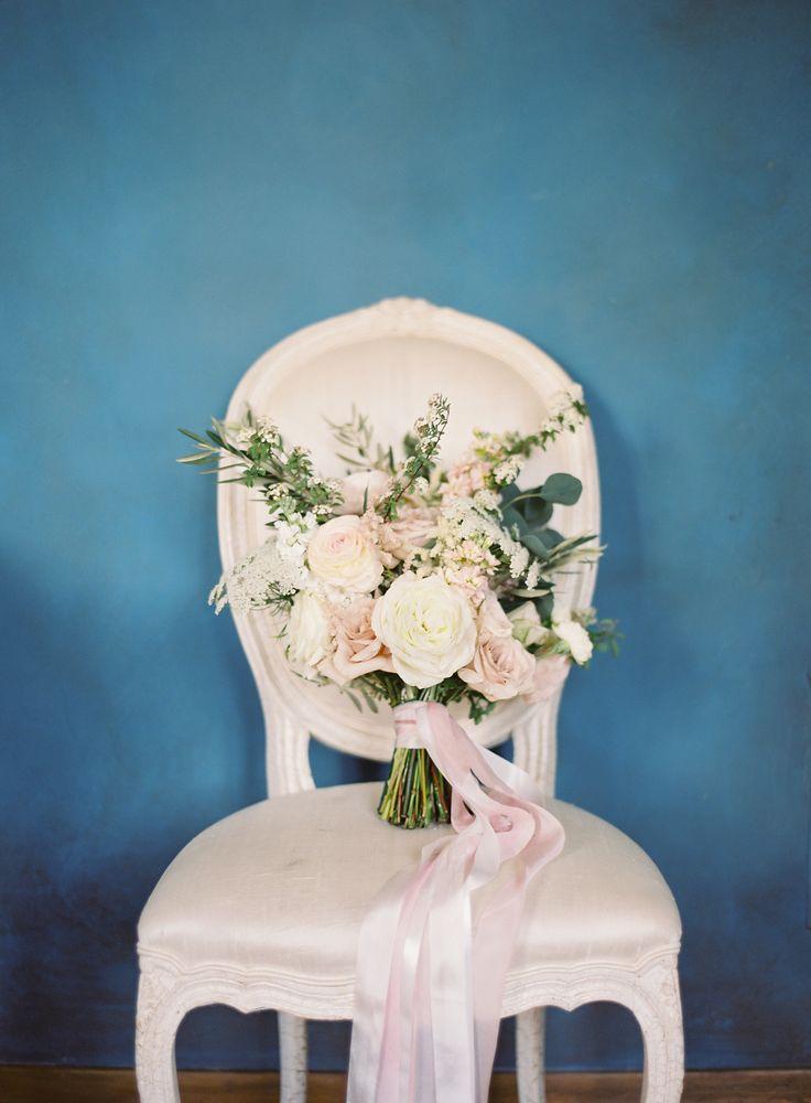 Hochzeit - Ribbon Tied Bouquet