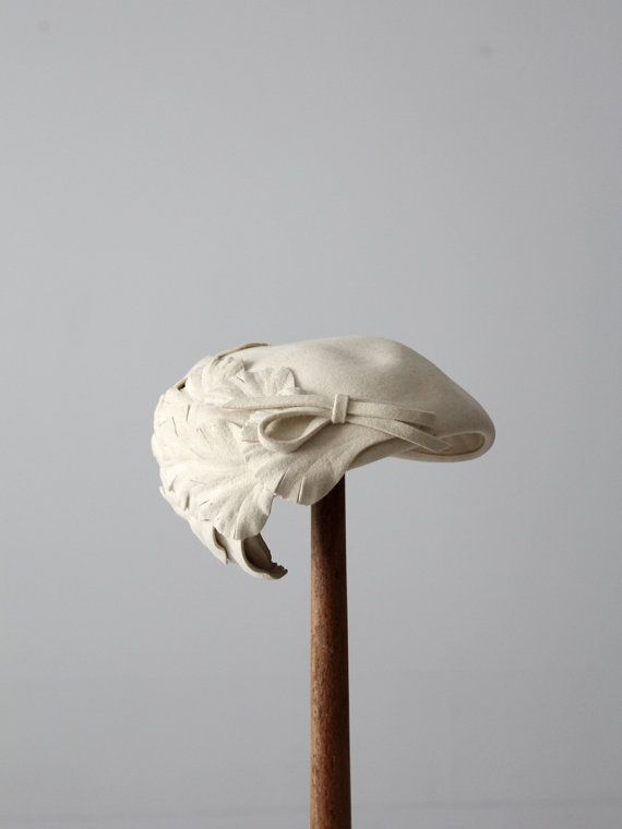 Hochzeit - 1950s Cream Cocktail Hat, The May Company