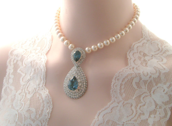 Hochzeit - Bridal statement necklace-Vintage inspired art deco Swarovski crystal rhinestone pendant necklace -Swarovski crystal and pearl necklace