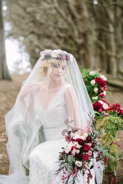 Hochzeit - Enchanted Forest Bridal Inspiration