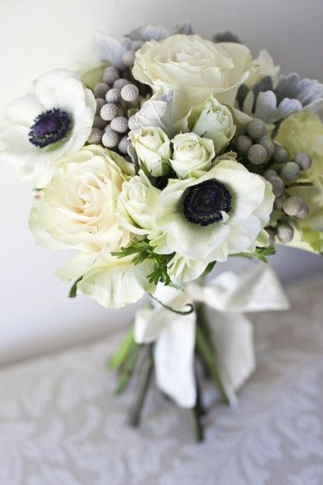 Hochzeit - Friday Flowers: Silver Brunia