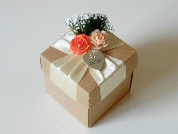 Wedding - 10 rustic kraft favor box with paper flowers, wedding, bridal shower, bridesmaids, baby shower, tea party gift box