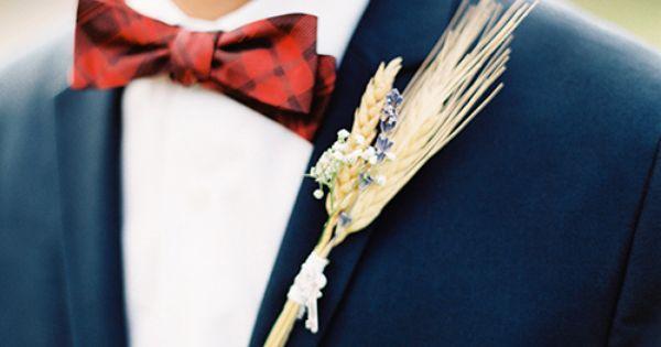 Hochzeit - Festive Fall Boutonnieres For Your Groom