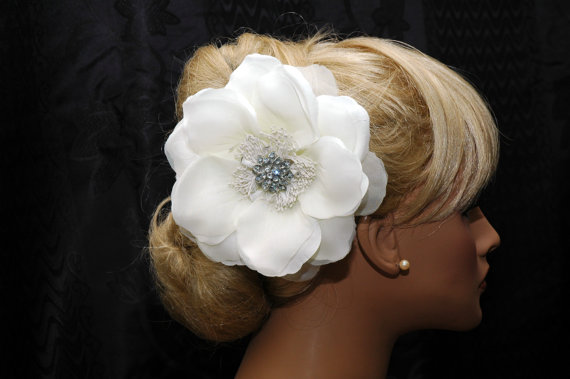 زفاف - Wedding Flower Hair Comb, Bridal Flower Hair clip, Off White Flower Fascinator, 1920s Style Headpiece, Bohemian Style