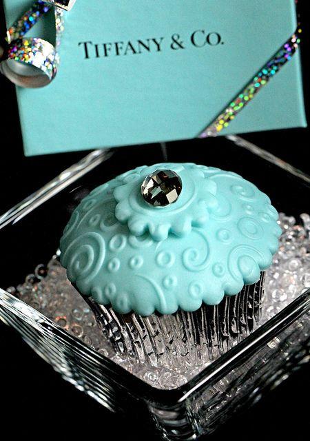 Hochzeit - Tiffany & Co. Blue Jewel Cupcake