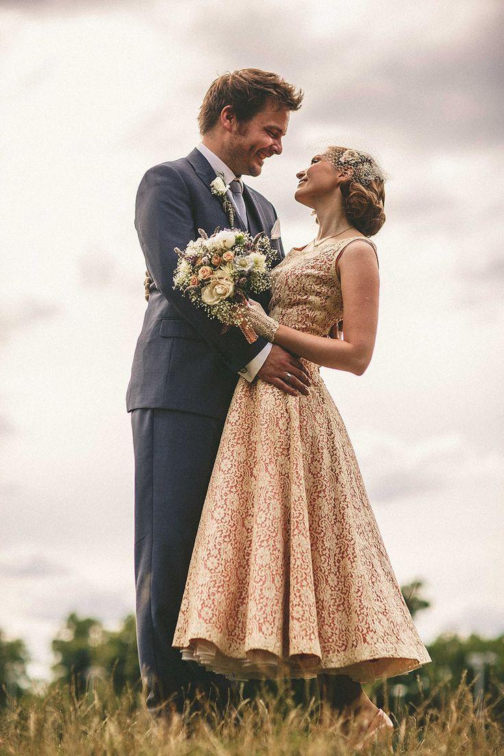 Свадьба - A 1950s Dress For A Second Hand Books And 1940s Vintage Inspired East London Wedding