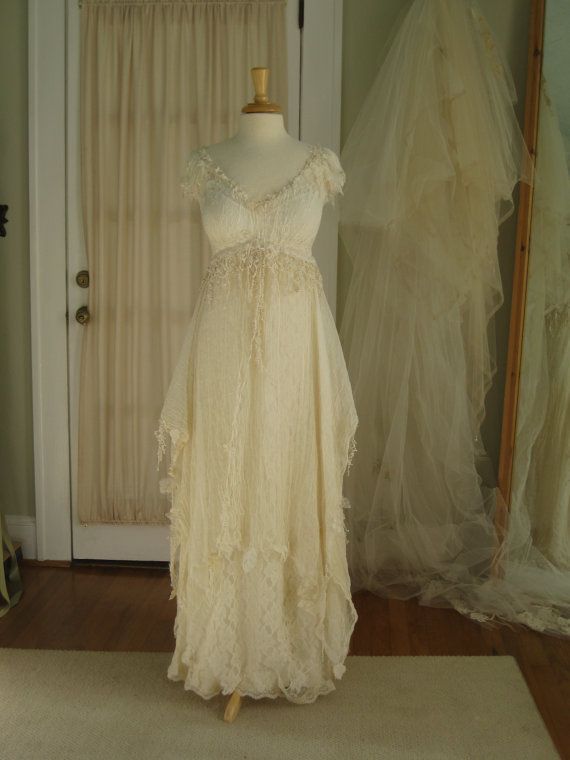 Hochzeit - Fairy Ethereal Wedding Gown