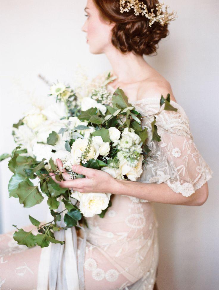 زفاف - Ivory And Green Elegant Bouquet