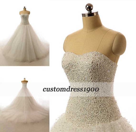 Hochzeit - 100% Handmade Crystal Beading Tulle Vintage A-Line Bridal Gowns Sweep Train Sweetheart Ivory Wedding Dress