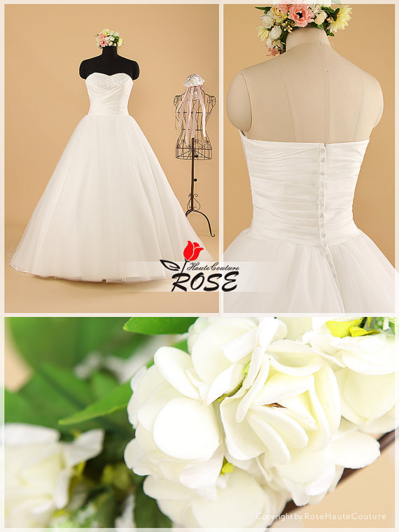 زفاف - Strapless Sleeveless Tulle Ball Gown Wedding Dress Sweetheart Neckline with Crystal Beading Details