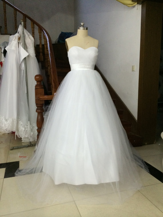 Hochzeit - White Ball Gown Sweetheart Lace Up Tulle Wedding Dresses