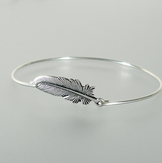 Hochzeit - Silver Feather Bangle Bracelet, Silver Bangle Bracelet, Silver Feather Bracelet, Silver Bracelet, Bridesmaid Jewelry, Stack Bangle (147S,)