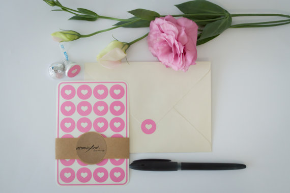 زفاف - 24 Heart Stickers in Bubble Gum Pink - Handmade Envelope Seals - Wedding invitations & favours - Baby Shower - Scrapbooking -  Hershey Kiss