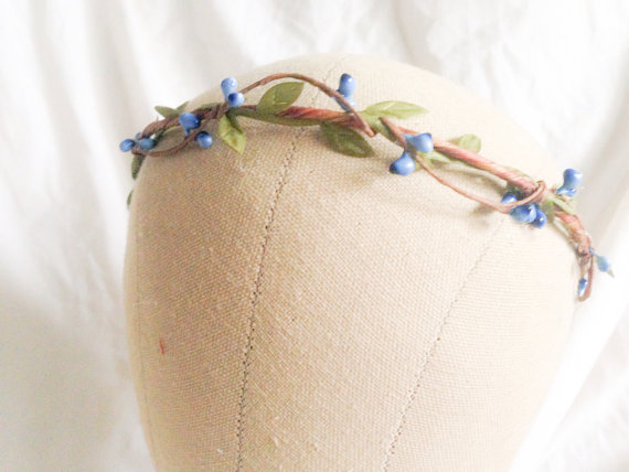 Mariage - Woodland flower hair wreath (blue pip berry and green leaf) - Wedding headpiece, headband, vintage inspired rose crown boho bridal