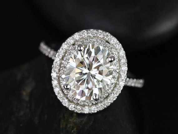 زفاف - Cara 10x8mm 14kt White Gold Oval FB Moissanite and Diamonds Double Halo Engagement Ring (Other metals and stone options available)