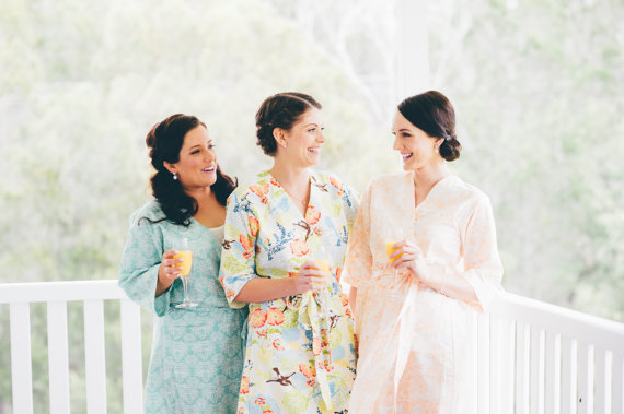 Hochzeit - Three Bridesmaids Robes. Bridesmaid Robes. Robe. Bridal Robes. Kimono Robe. Choose Your Fabrics. Assorted Prints. Knee Length.