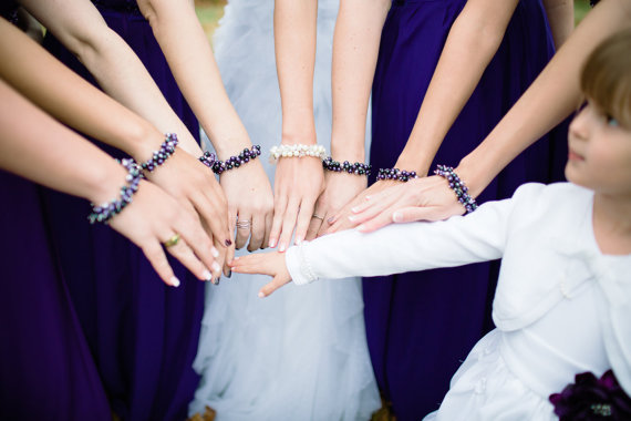 زفاف - Purple Bridesmaid Jewelry Dark Purple Pearl Cluster Bracelet - Enigma for Purple Weddings