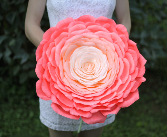 Mariage - SALE 25% OFF Giant ombre composite bouquet made of petals. Bride bridesmaid flower, bridal shower. Photo prop. Spring, Beach