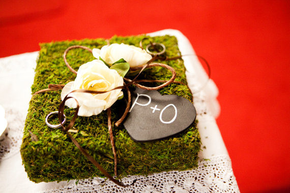 Свадьба - Rustic Moss Ring Bearer Pillow- Eco Friendly Materials You Customize with FREE Personalized  wood or chalkboard tag