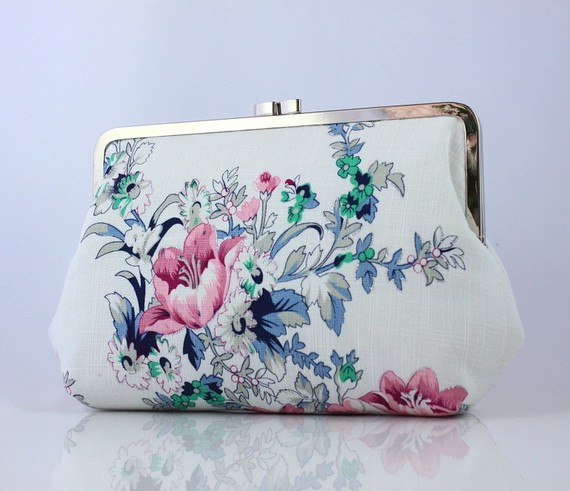 Hochzeit - Blossoms print in white Bridesmaid Clutch / Wedding Purse / Gift for Wedding -  the Agnes Style Clutch